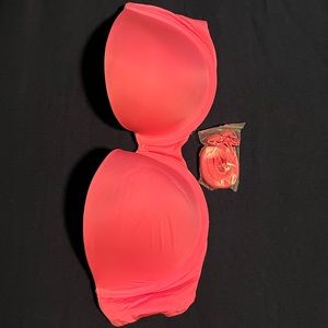 Victoria’s Secret strapless bra hot pink